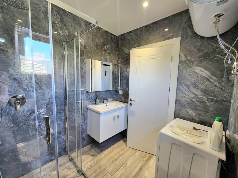 Tirana City Center Penthouse Oasis Zewnętrze zdjęcie